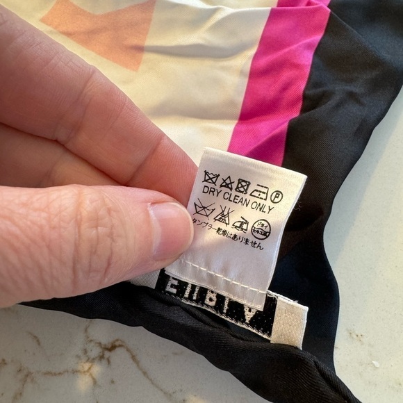NWOT Furla Silk Made in Italy Printed Scarf Pink Black White Pattern - Picture 2 of 10